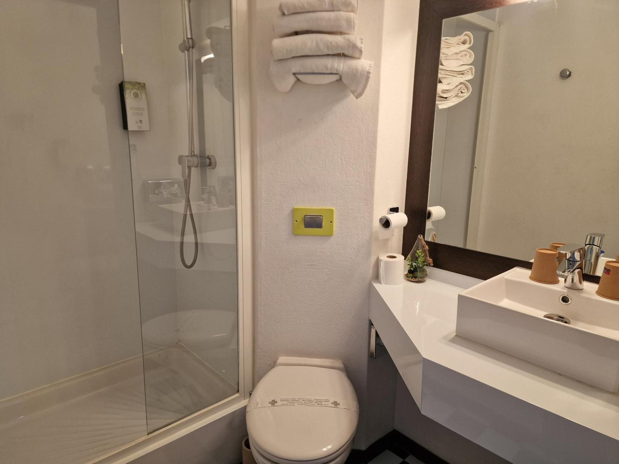 กีรีอาด ดีไซน์ อองโซ มงต์ลูกง แซ็ง วิคตอร์ Hotel แซ็งต์-วิคตัวร์ ภายนอก รูปภาพ