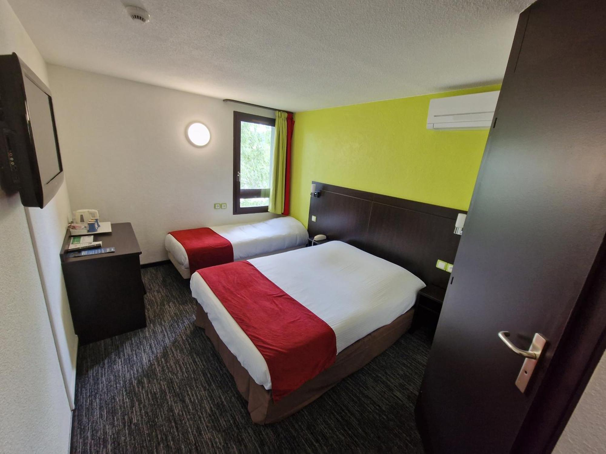 กีรีอาด ดีไซน์ อองโซ มงต์ลูกง แซ็ง วิคตอร์ Hotel แซ็งต์-วิคตัวร์ ภายนอก รูปภาพ