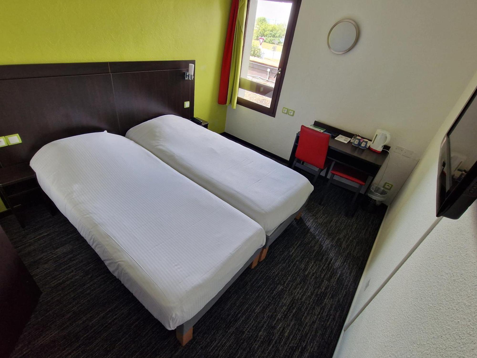 กีรีอาด ดีไซน์ อองโซ มงต์ลูกง แซ็ง วิคตอร์ Hotel แซ็งต์-วิคตัวร์ ภายนอก รูปภาพ